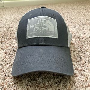North Face Trucker Hat - EUC!